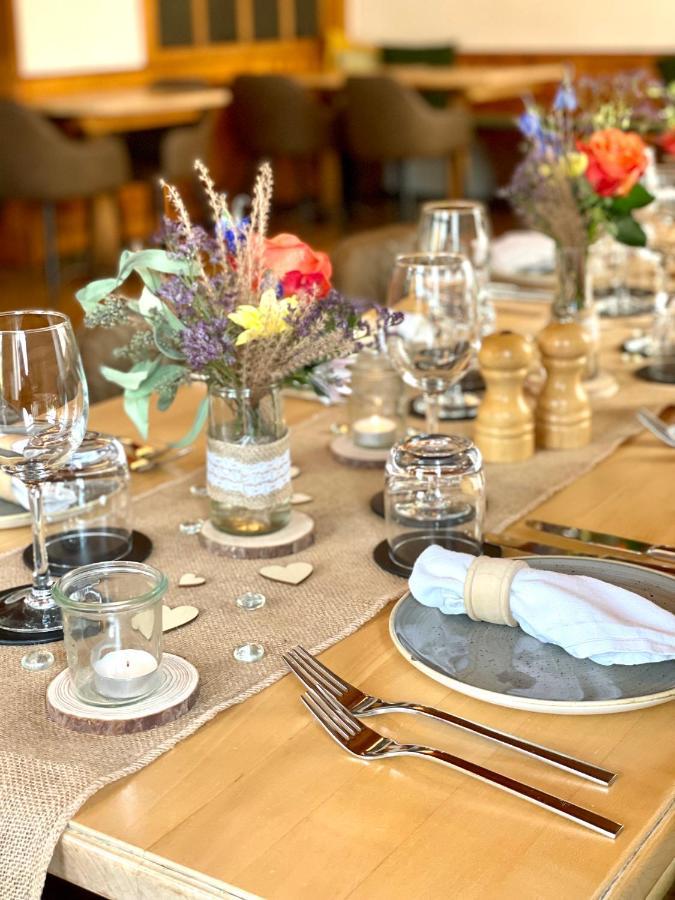 Hotel & Restaurant Gruener Baum Merzhausen Екстериор снимка
