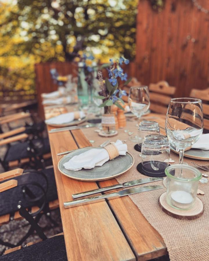 Hotel & Restaurant Gruener Baum Merzhausen Екстериор снимка